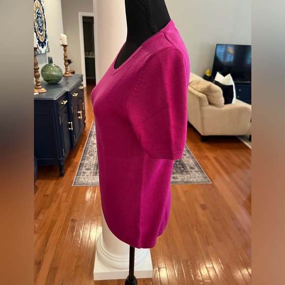 GAP short sleeve sweater in berry size small like new - Picture 3 of 4